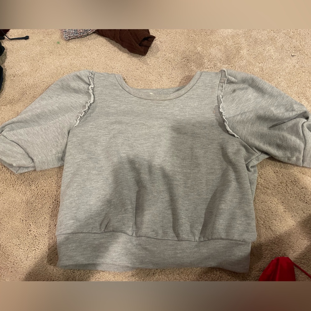grey short sleeve sweater